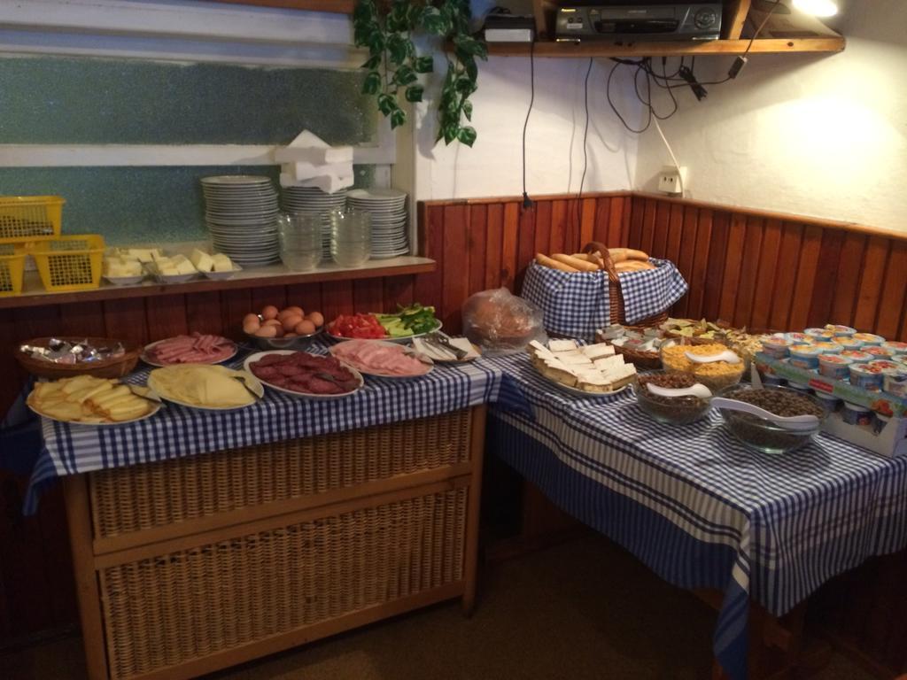鲜花酒店 Vítkovice 外观 照片